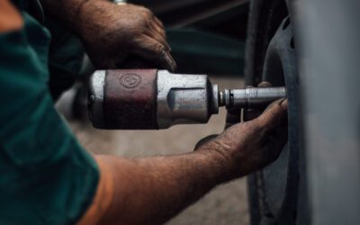 Jak używać klucza udarowego, aby nie uszkodzić gwintów